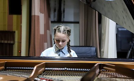 В Гродно стартовал XIV областной конкурс юных пианистов