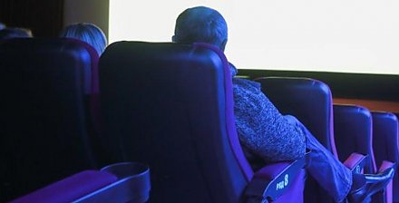 Подарок избирателям. Отреставрированную киноленту "Белые росы" бесплатно покажут в кинотеатрах