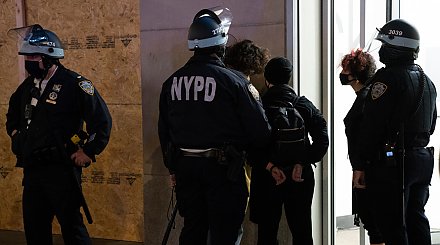 Второй день после выборов закончился в Нью-Йорке столкновениями с полицией