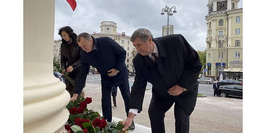 Сенаторы и работники Секретариата Совета Республики почтили память погибшего сотрудника КГБ