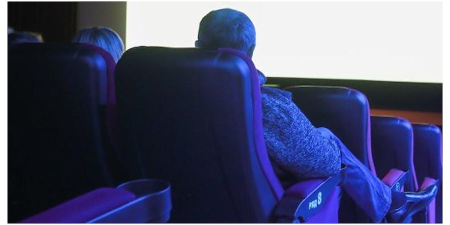 Подарок избирателям. Отреставрированную киноленту "Белые росы" бесплатно покажут в кинотеатрах