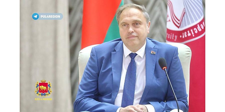 Председатель Гродненского облисполкома Владимир Караник встретился со студентами-медиками