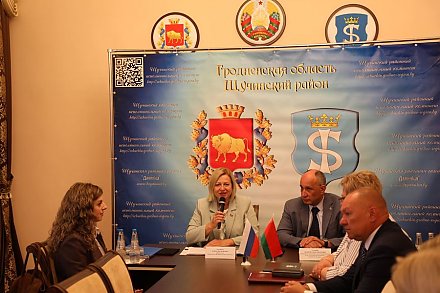 Пресс-конференция по итогам ознакомительного тура для СМИ Нижнего Новгорода по Гродненской области проходит в Щучине