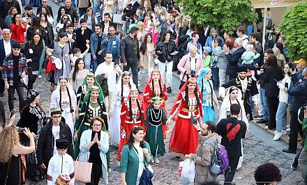 ФОТОФАКТ. Самые яркие моменты первого дня XIII Республиканского фестиваля национальных культур