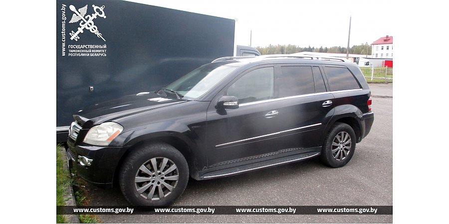 Тайники со спрятанными запчастями для промышленной техники обнаружили гродненские таможенники в авто прибывшего из Литвы белоруса