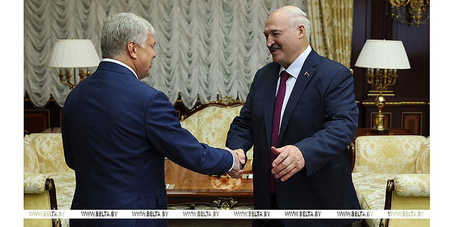 Кадровый день, грани многовекторности и откровенный разговор с премьерами. Итоги недели Президента