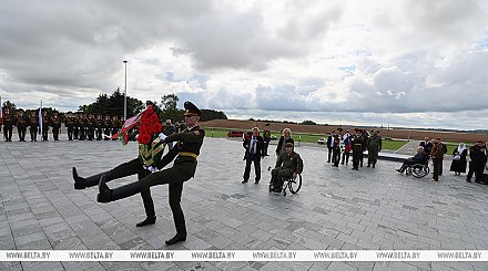 От Кургана Славы до Ржева: стартовал супермарафон инвалидов-колясочников Союзного государства