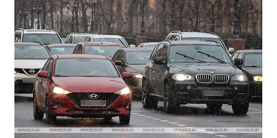 МВД напоминает о правилах движения в снегопад и гололедицу