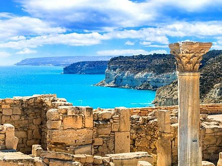 Кипр или Крит: куда лучше лететь в этот отпуск?