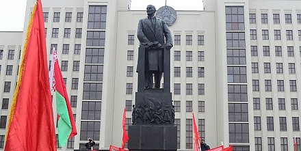 "Без Октября не было бы и суверенной Беларуси". Политолог о роли праздника 7 Ноября
