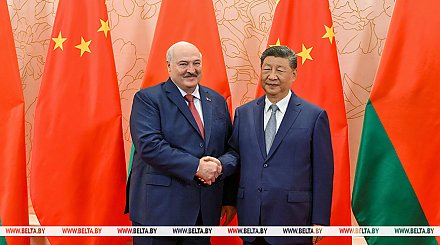 Китайское турне, картофельная инспекция и фактор "бабы Дуни" в торговле. Итоги недели Президента