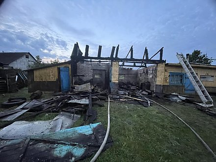 В агрогородке Жирмуны горел гараж