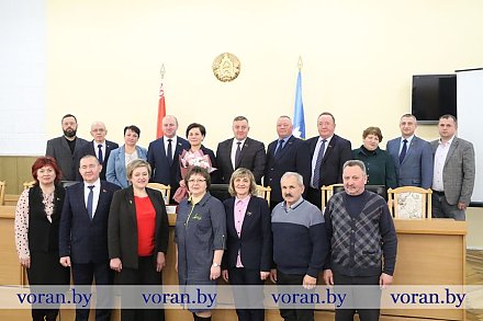 На сессии Вороновского районного Совета депутатов двадцать восьмого созыва заслушан отчет председателя райсовета депутатов и его органов о проделанной работе в минувшем году