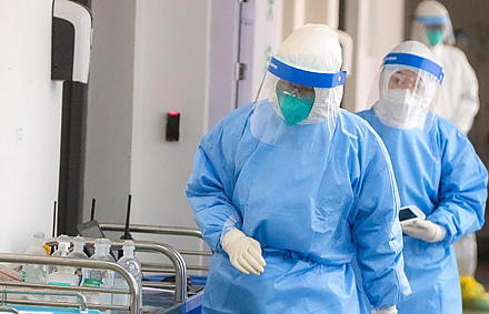 Число жертв коронавируса в Китае достигло 132 человек