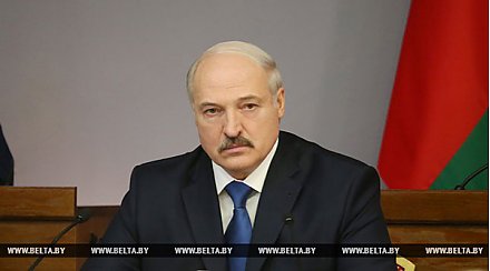 Лукашенко призвал правоохранителей быть "народными людьми"
