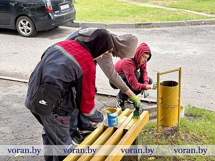 Первый опыт: школьники Вороново участвуют в благоустройстве райцентра
