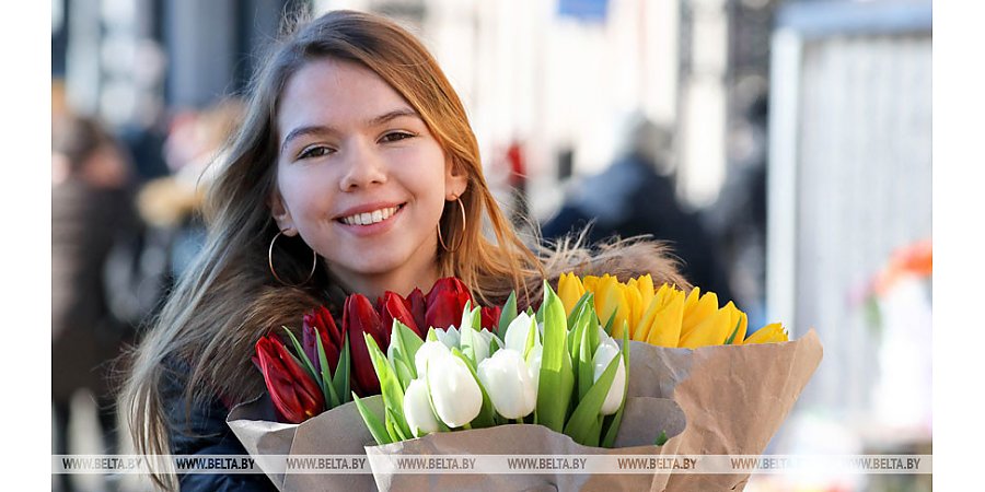 Александр Лукашенко направил поздравления белорусским женщинам с весенним праздником - Днем женщин