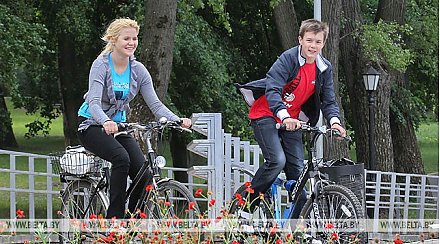 МВД предлагает обсудить "правило двух полос" и разрешение велосипедистам не спешиваться на переходах