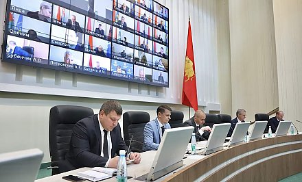 Борьба с несанкционированными свалками, высадка деревьев, ремонт дорожной сети и остановочных пунктов. Вопросы наведения порядка на земле рассмотрены в облисполкоме