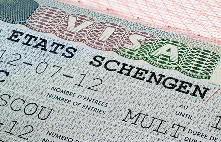 Удастся ли избежать подорожания «шенгена» до вступления в силу визового соглашения? 
