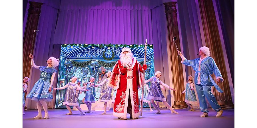 «В Новый год – с «Белой Русью». Праздничное представление для ребят со всей Гродненщины прошло в областном Дворце творчества детей и молодежи