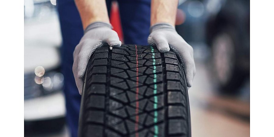 Белорусам запретили использовать всесезонные шины зимой