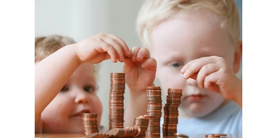 В Минтруда напомнили, когда и куда обращаться за пособием по уходу за ребенком до 3 лет