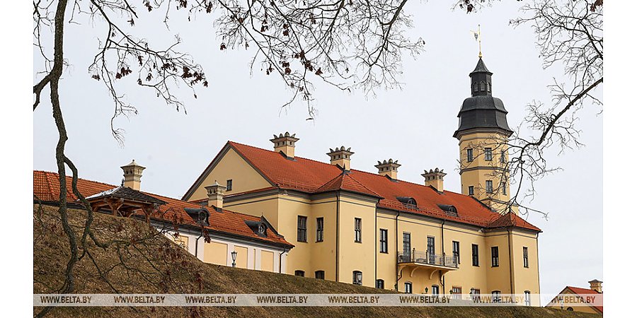 ФОТОФАКТ: Несвижский замок внесен в список Всемирного наследия ЮНЕСКО