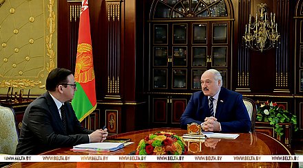 "Некоторые хотят повоевать, власть захватить". Александр Лукашенко об информационной войне и планах беглых
