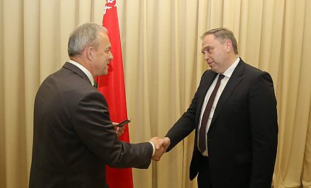 «Наша задача – бережно сохранить и приумножить то лучшее, что было достигнуто». Активу региона представили нового председателя облисполкома Владимира Караника