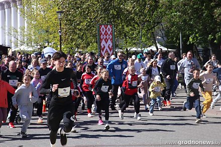 «Забег Мира» в Гродно объединил более 1500 участников