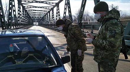 Украина закрывает 170 пунктов пропуска на границе