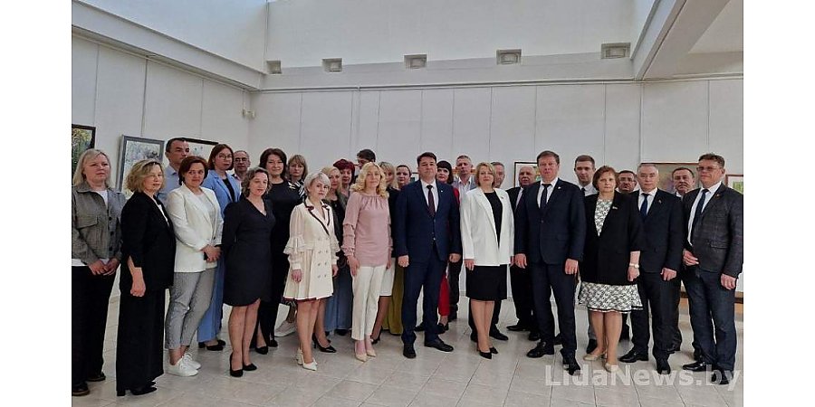 Лучших сотрудников СМИ Гродненской области в канун Дня печати чествовали в Лиде