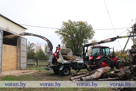 Вороновские коммунальники приобрели новый рубильный комплекс для производства щепы