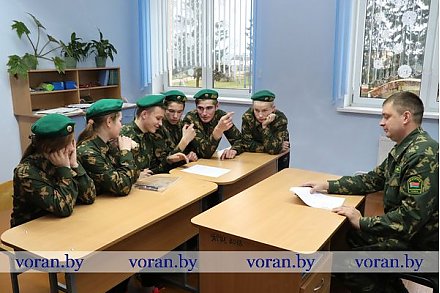 Часовые Родины растут