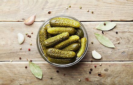 Ученые опровергли пользу рассола при похмелье