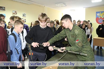 Для тех, кто мечтает стать генералом. В Вороновском районе прошла профориентационная встреча для школьников