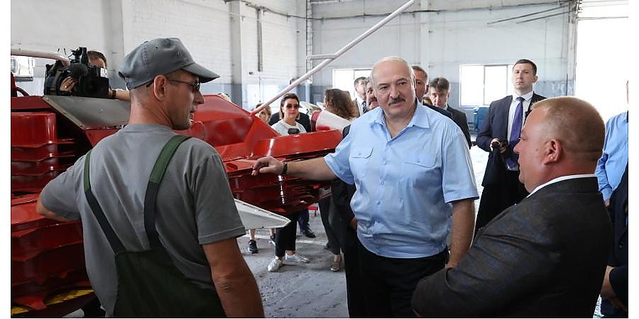 Какую роль в создании отрасли белорусского зернового комбайностроения сыграл Президент. Разбираемся в истории и перспективах