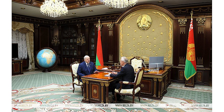 Общение с людьми, законопроекты, продвижение интересов страны. Александр Лукашенко принял с докладом Игоря Сергеенко