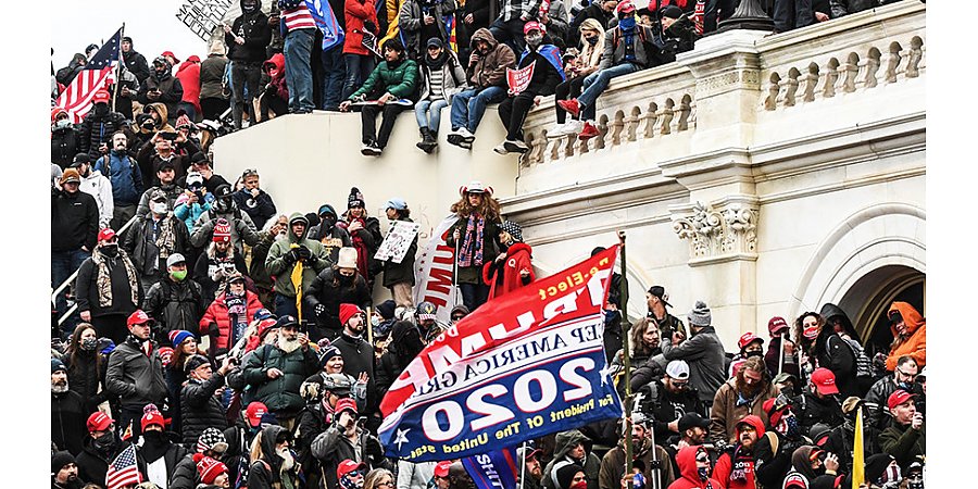 ФБР расследует версию о финансировании из-за рубежа участников штурма Капитолия