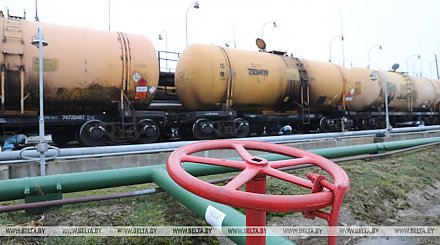 Саудовская нефть начнет сегодня поступать на "Нафтан"