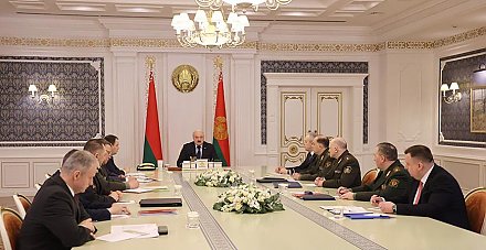 Александр Лукашенко: динамика уровня угроз Беларуси заставляет нас держать руку на пульсе военно-промышленного производства