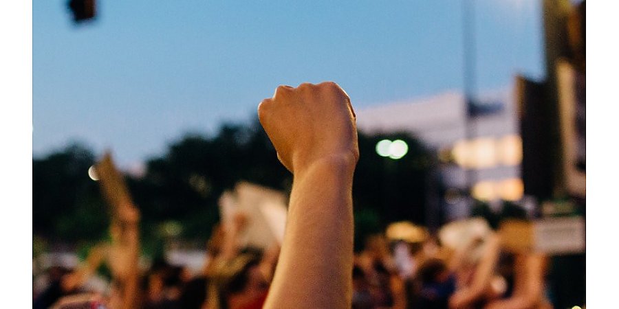 Жители Вены вышли на митинг с требованием отменить санкции против России