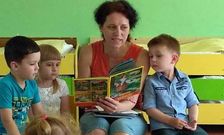 Дети предпочитают чтение историй из книг, а не с планшетов - исследование