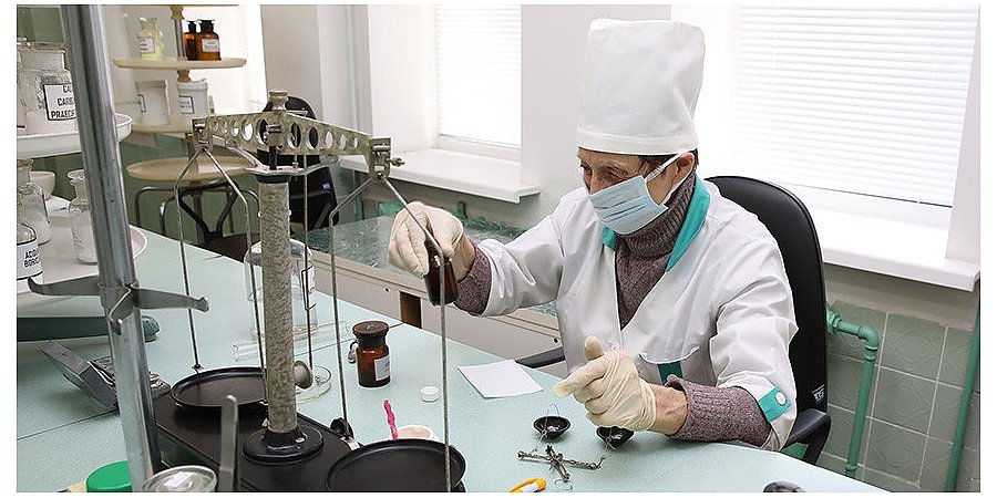 Александр Лукашенко поздравил работников фармацевтической и микробиологической промышленности с профессиональным праздником