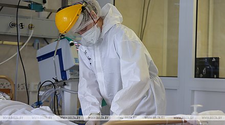 Александр Лукашенко посещает 6-ю больницу Минска