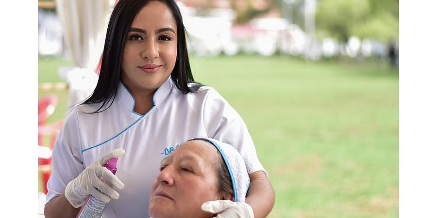 Что делать, если получили солнечный ожог? Рассказывает косметолог