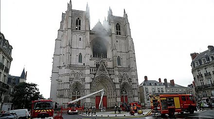 Выходец из Руанды признался в поджоге собора святых Петра и Павла во французском Нанте