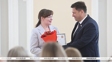 Те, кто отдает сердце детям. Педагогов Гродненской области поздравили с профессиональным праздником