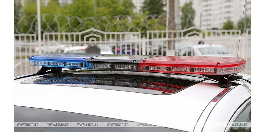 ГАИ призывает пешеходов и велосипедистов сделать себя заметнее в темноте